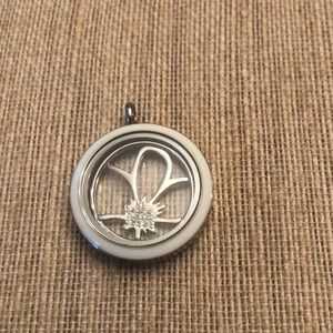 Origami Owl Large Locket With Flower Window Plate
